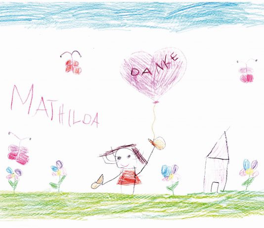 Mathilda leidet an einer meist tödlich endenden Krebserkrankung: dem Neuroblastom. #TeamMathilda hat mit Hilfe eines Spendenaufrufs eine Anti-GD2-Antikörper-Therapie in Barcelona möglich gemacht. Mit diesem Bild hat sich Mathilda Ende April persönlich bei allen Spendern bedankt. Bild: Mathilda Schmidt